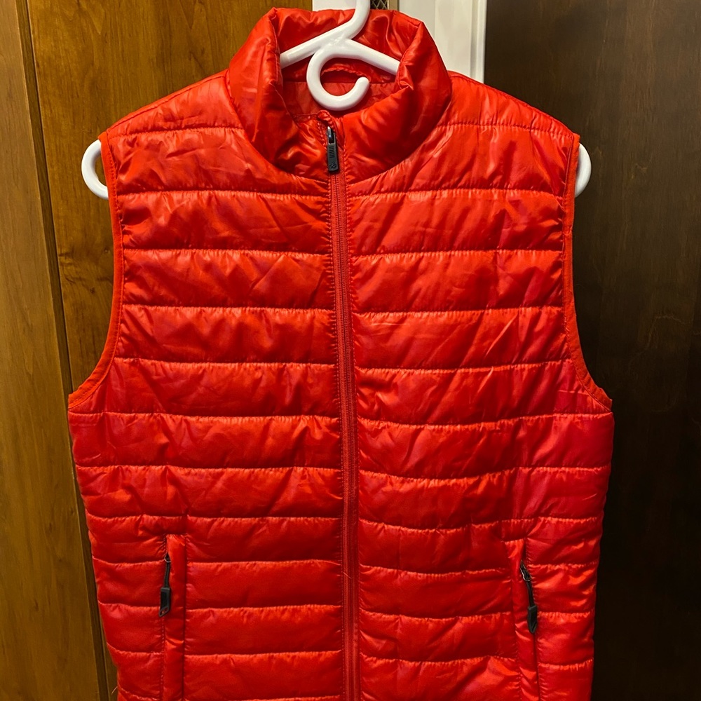 Red vests